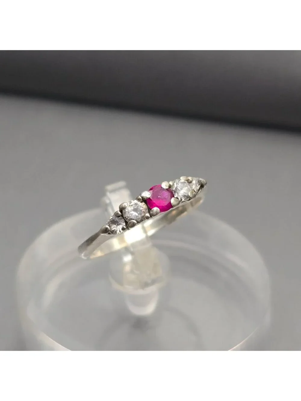 Vintage Sterling Silver Ruby Crystal Tiered Ring Size 5.5 Five Stone Dainty Band - Picture 1 of 10